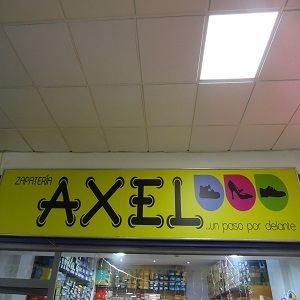 封面照片 斧头鞋店